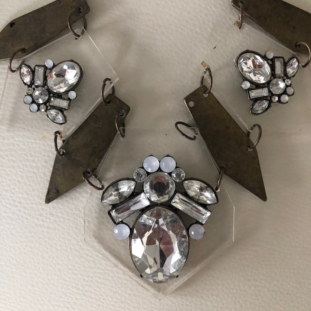 CLUSTER STATEMENT NECKLACE Women's Crystal Luxury